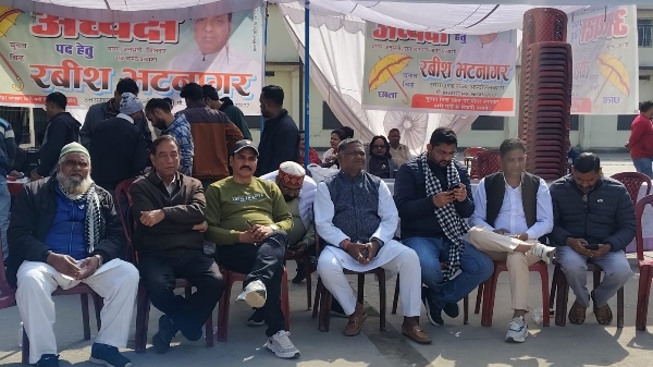 चुनावी रंजिश के चलते खटीमा में भारी तनाव, अधर में लटकी अध्यक्ष और मंत्री पद की घोषणा